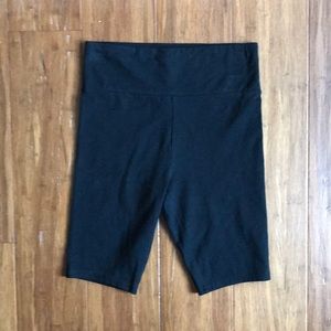 Black biker shorts small
